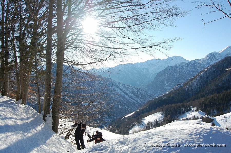 01 Incontro tre scialpinisti.jpg